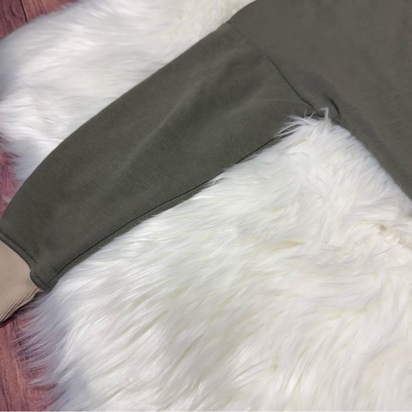 Primark Dino Skate Park Pullover Hoodie Boys Size 7-8 Yrs - Picture 7 of 16